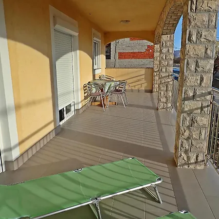 Apartman Anka דירה