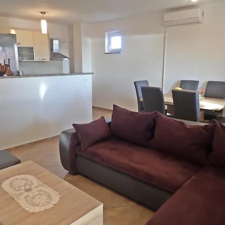 דירה Apartman Anka *